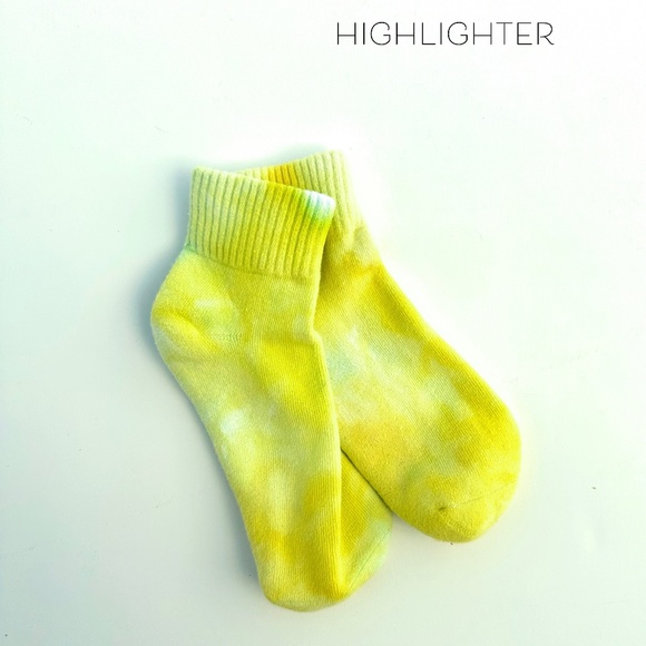 Kids Tie Dye Socks Highlighter Yellow Lime Neon Ice Dye Socks Hand Dyed Mid Crew - Picture 1 of 3